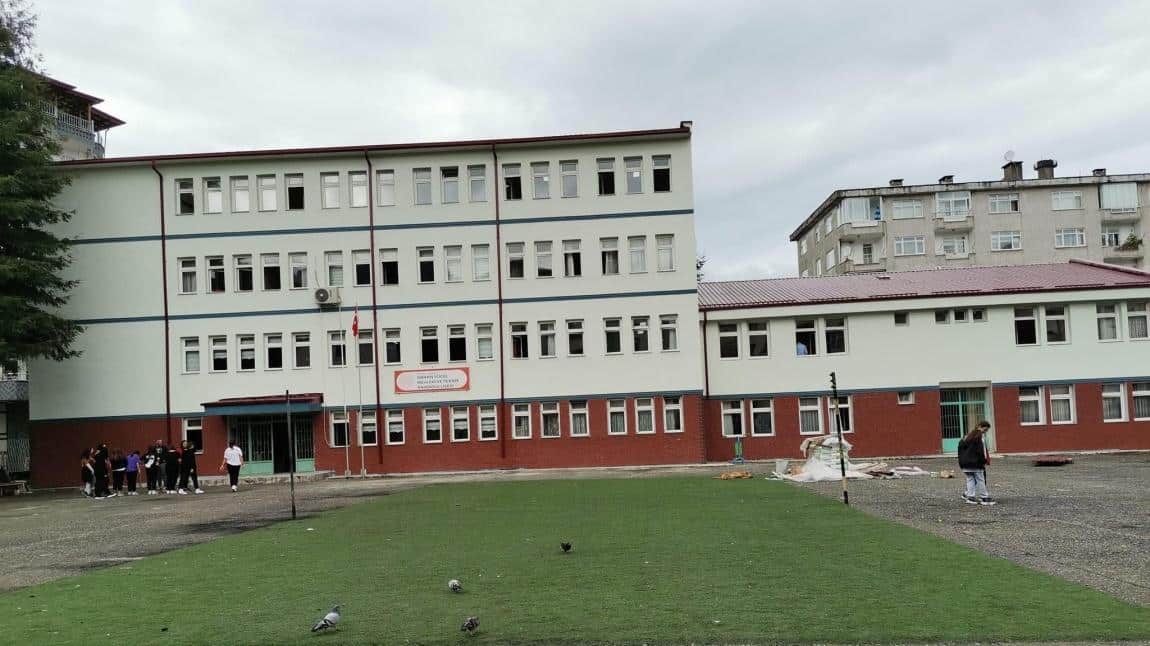 Orhan Yücel Mesleki ve Teknik Anadolu Lisesi Fotoğrafı