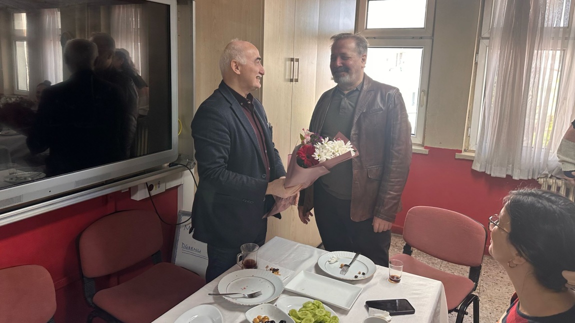 Değerli öğretmenimiz Adnan SEYIDOĞLU emekli oldu. 
